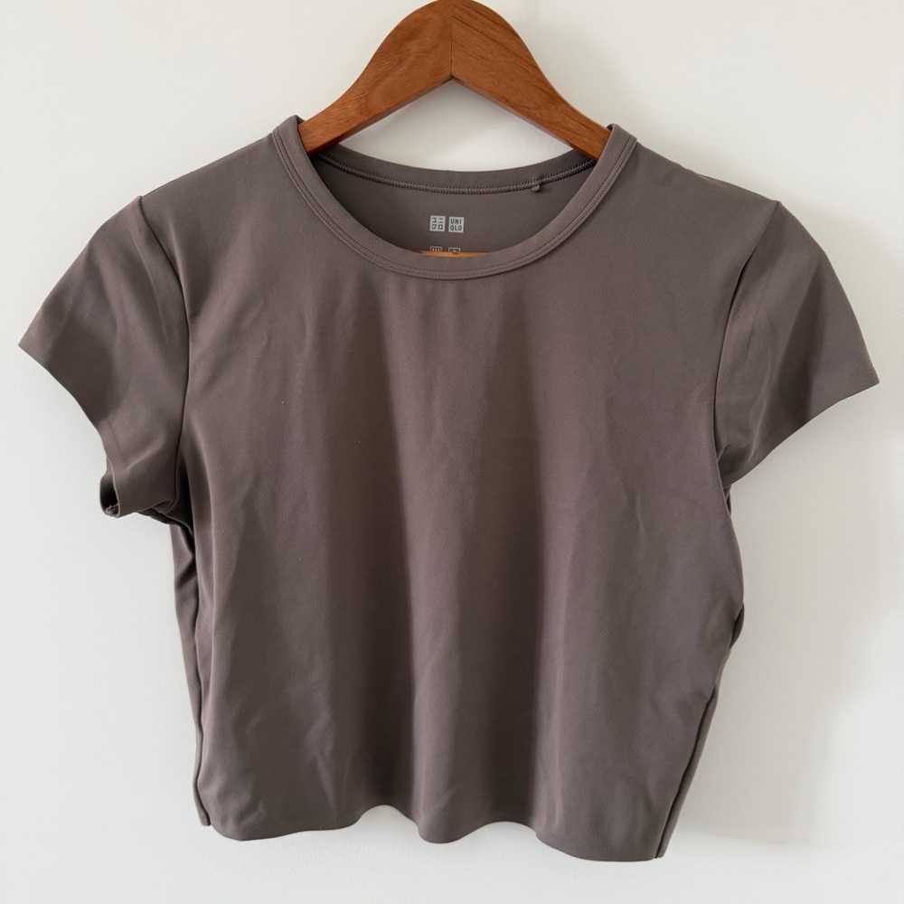 Uniqlo AIRism Cropped T-Shirt